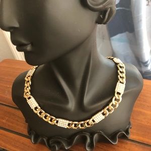 WOMEN'S GOLD NECKLACE WITH STONES